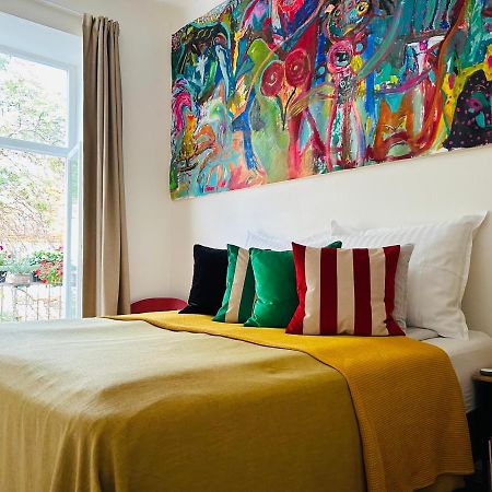 Green Balcony & King Size Bed Prague Exterior photo