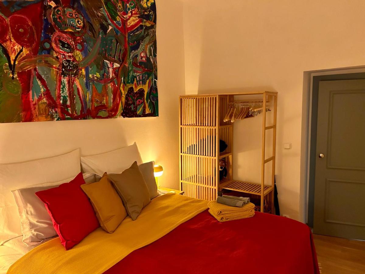 Green Balcony & King Size Bed Prague Exterior photo